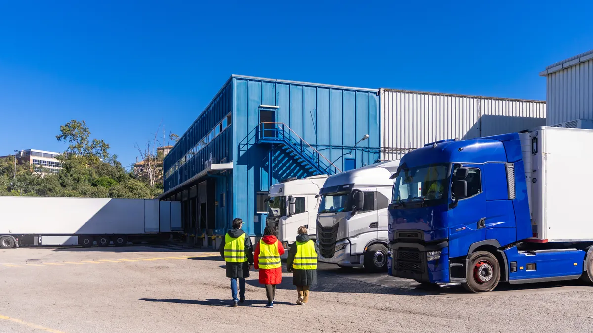 Mengapa Refrigerated Truck Menjadi Elemen Kritis dalam Cold Chain Management